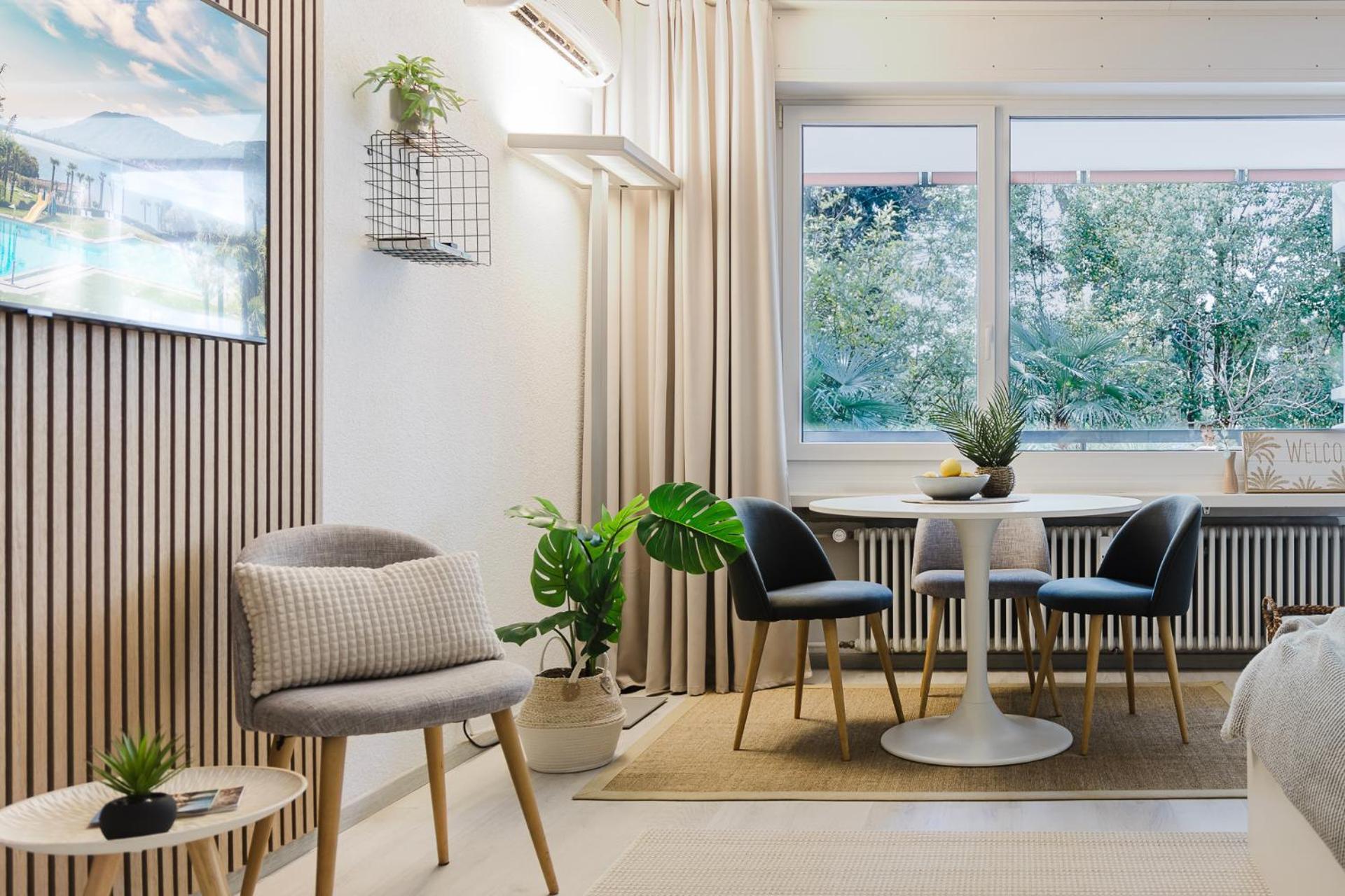 Luganersee, Pool, Strand, Parkplatz, Suite 204 비소네 외부 사진